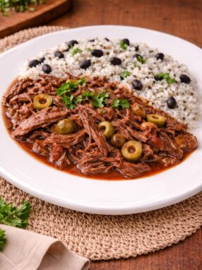 Szarpana wołowina ropa vieja z wolnowaru