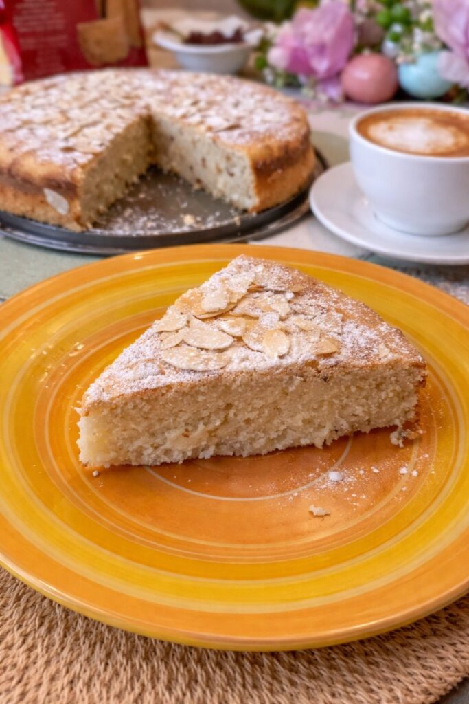 Wilgotne ciasto włoskie z ricottą i migdałami