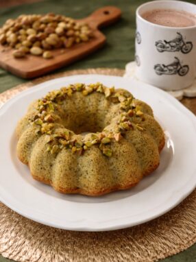 Pistacjowa babka typu Bundt