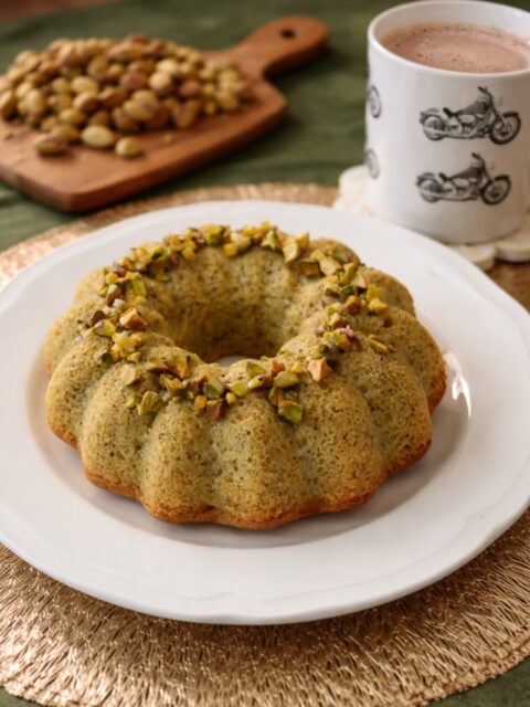Pistacjowa babka typu Bundt