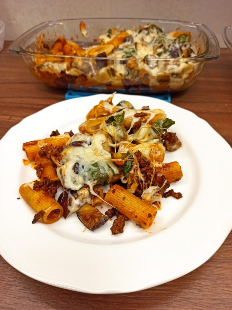 Sycylijska zapiekanka makaronowa „pasta ’ncasciata”