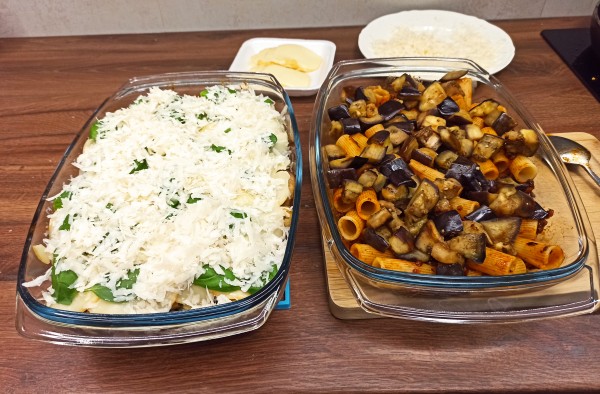 Pasta ’ncasciata przed pieczeniem