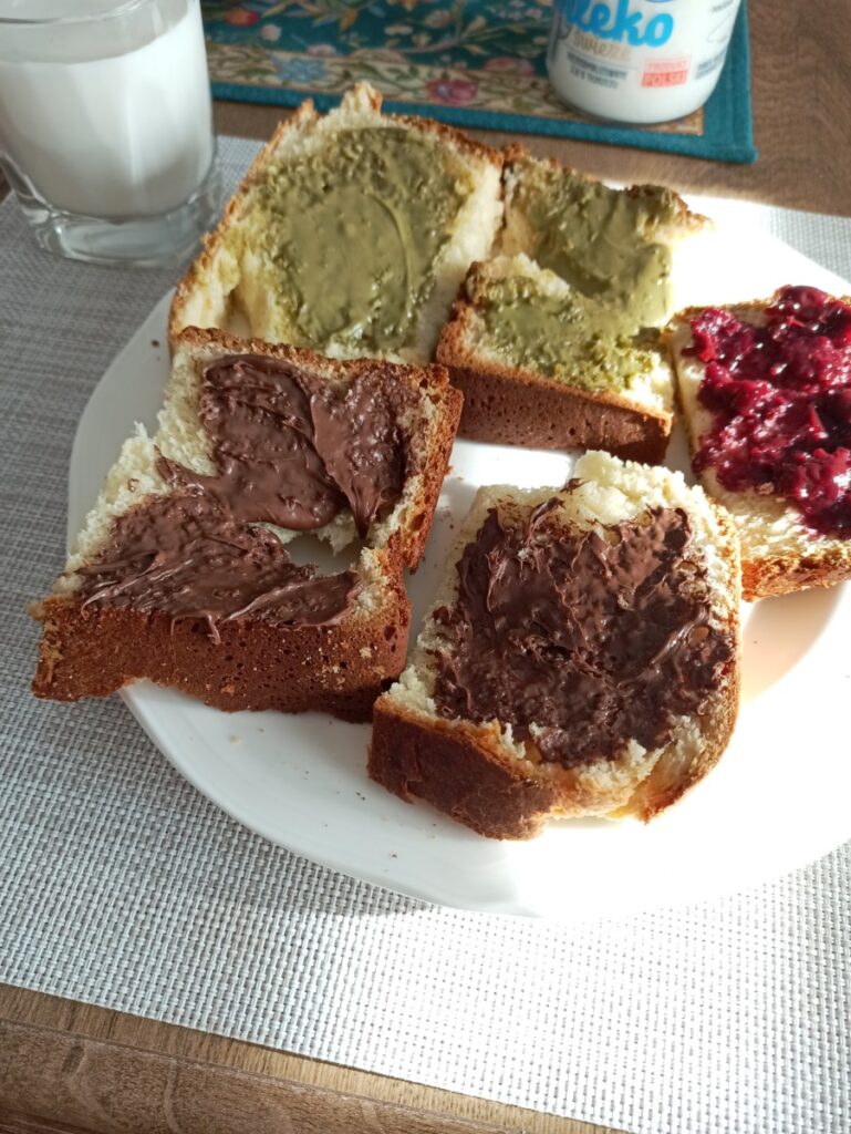 Domowa chałka z automatu do chleba
